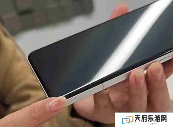 小米15 Ultra三配色真机首发上手：黑、白、双拼