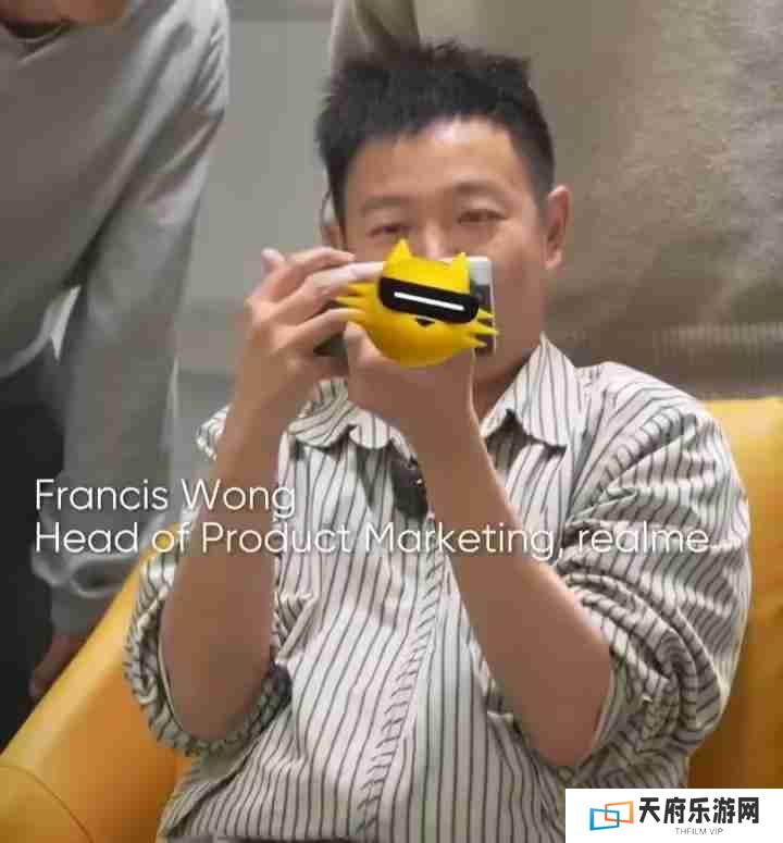 realme真我新旗舰机3月亮相：“撞衫”小米 15 Ultra手机