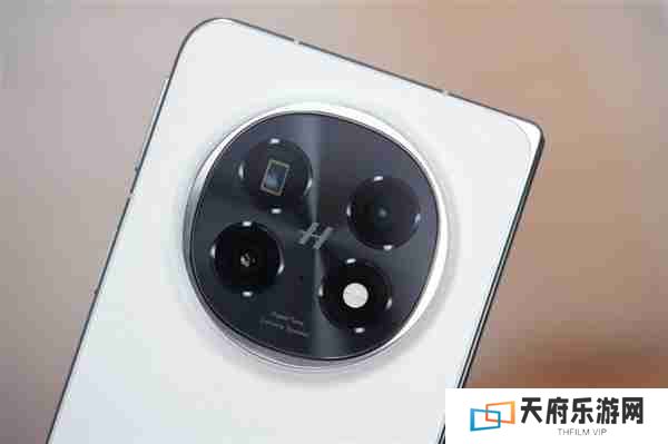 8.93mm全球最薄折叠屏！OPPO Find N5今日首销：8999元起